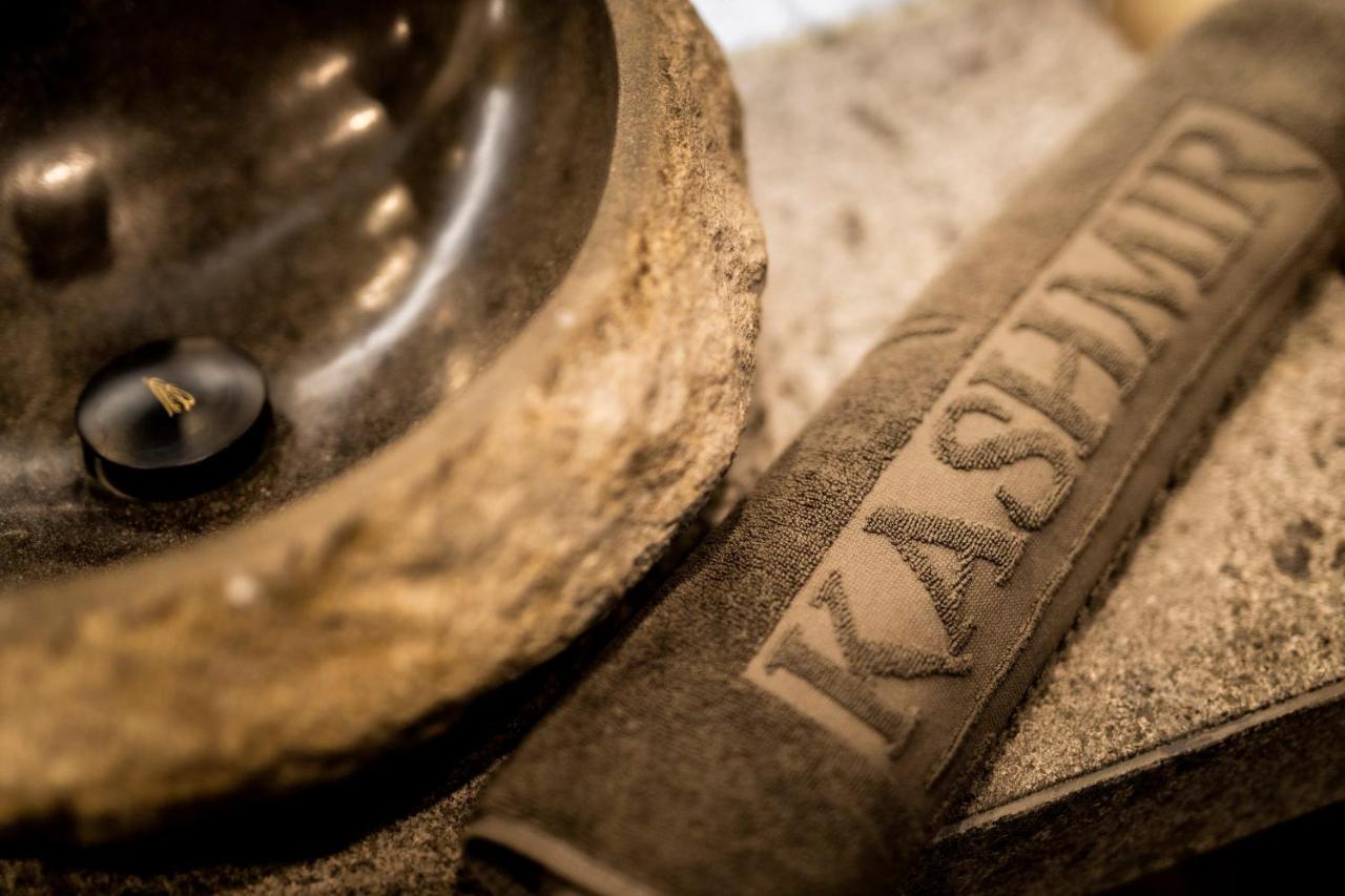 Kashmir Wellness & Adults Only