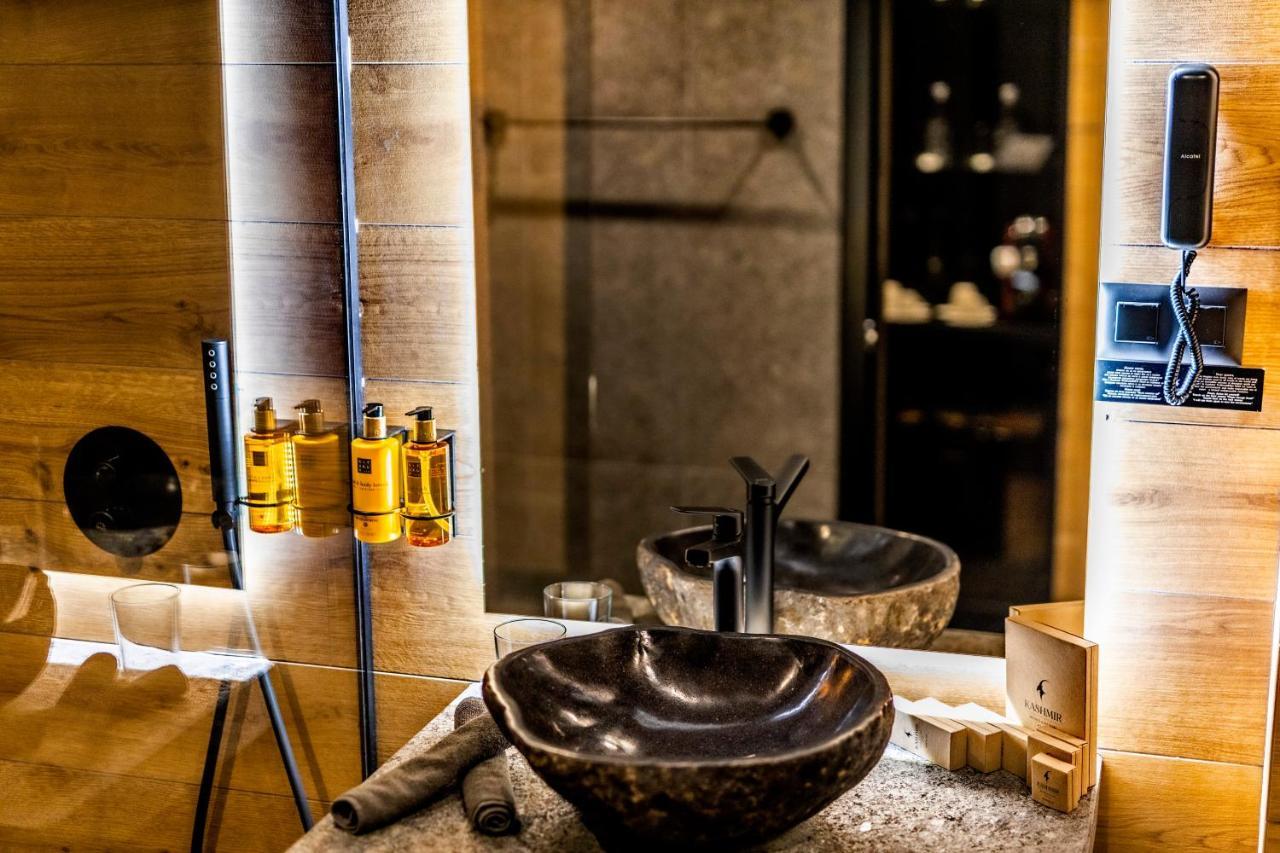 Kashmir Wellness & Adults Only 5*